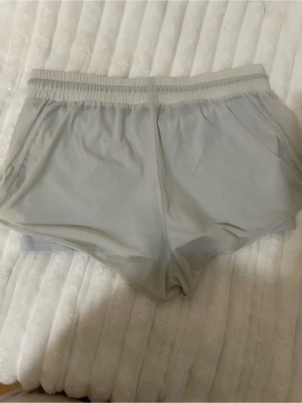 ALO Yoga Women’s White Run Short with Drawstring Waist